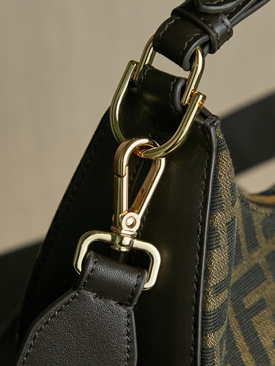 フェンディバッグ素材ディテール